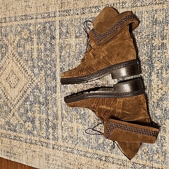 Stuart Weitzman 'Yadastud' Ankle Boot - Picture 10 of 15